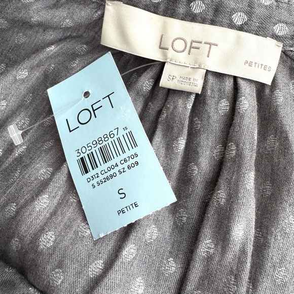 NWT LOFT Petite Small Dotted Ruffle Collar Long Sleeve Button Down Blouse, gray - Picture 5 of 14